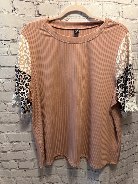 SHEIN Tops - SHEIN Taupe Ribbed Short Sleeve Top with Leopard & Cream Lace Accents